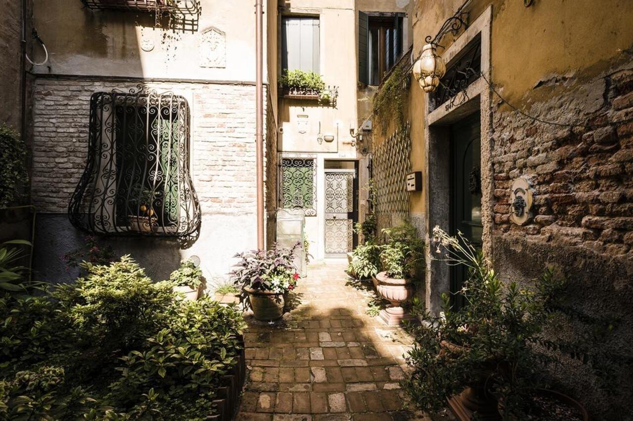 Myplace Santa Maria Formosa Apartment Venesia Bagian luar foto