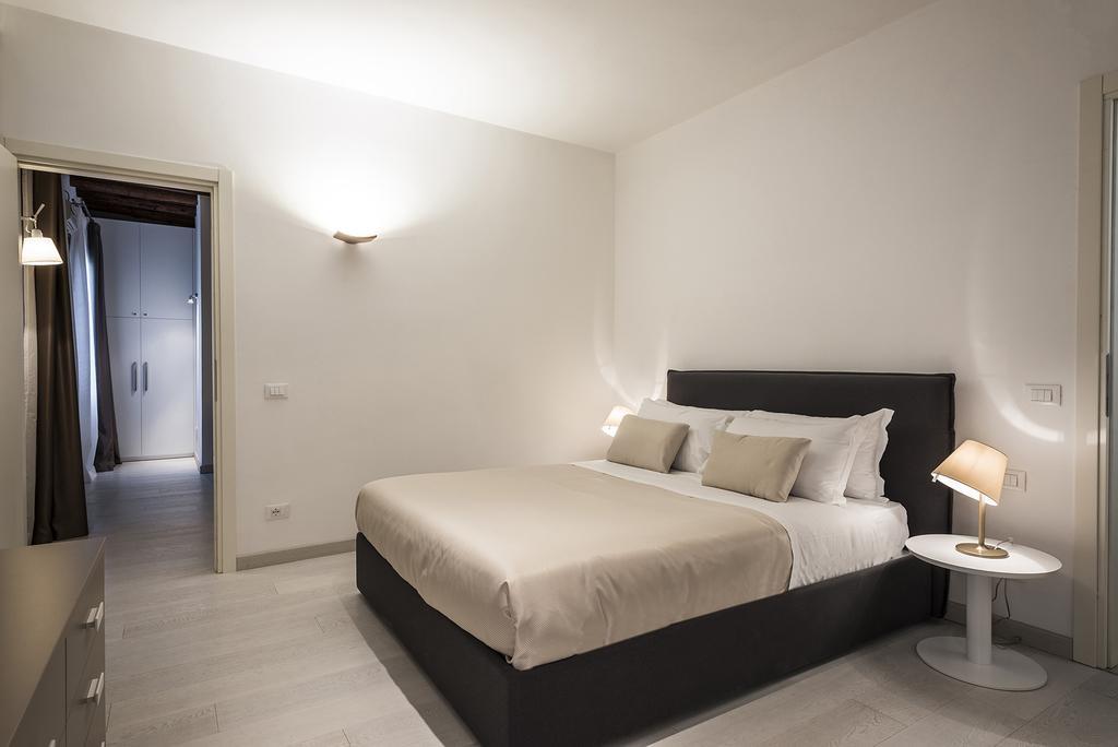 Myplace Santa Maria Formosa Apartment Venesia Bagian luar foto