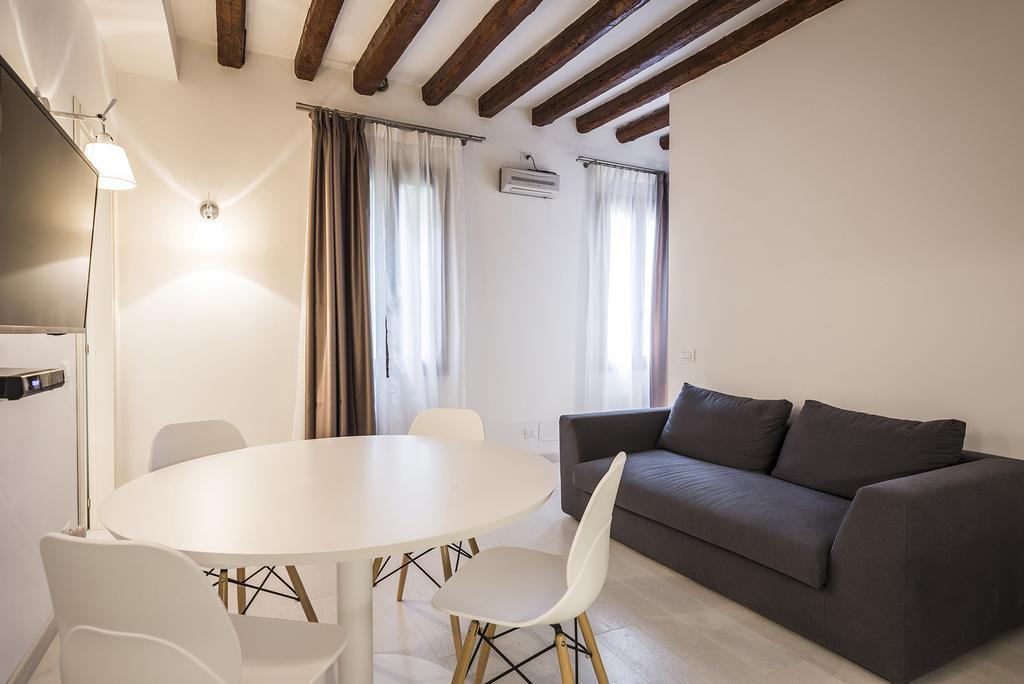 Myplace Santa Maria Formosa Apartment Venesia Bagian luar foto